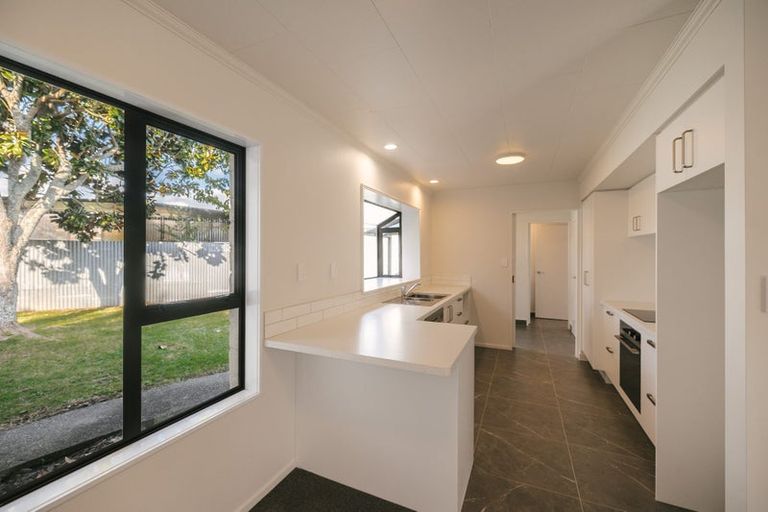 Photo of property in 2 Cypress Way, Levin, 5510