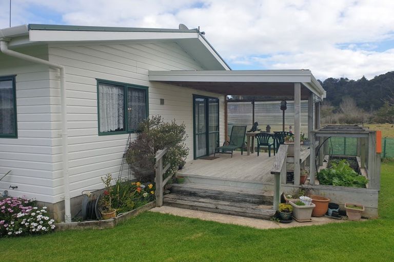 Photo of property in 6 Allman Drive, Coromandel, 3506
