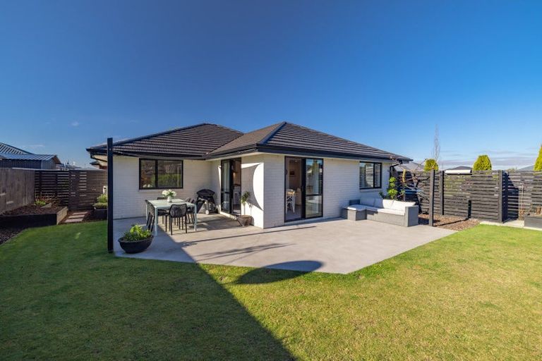 Photo of property in 15 Exeter Lane, Rolleston, 7614