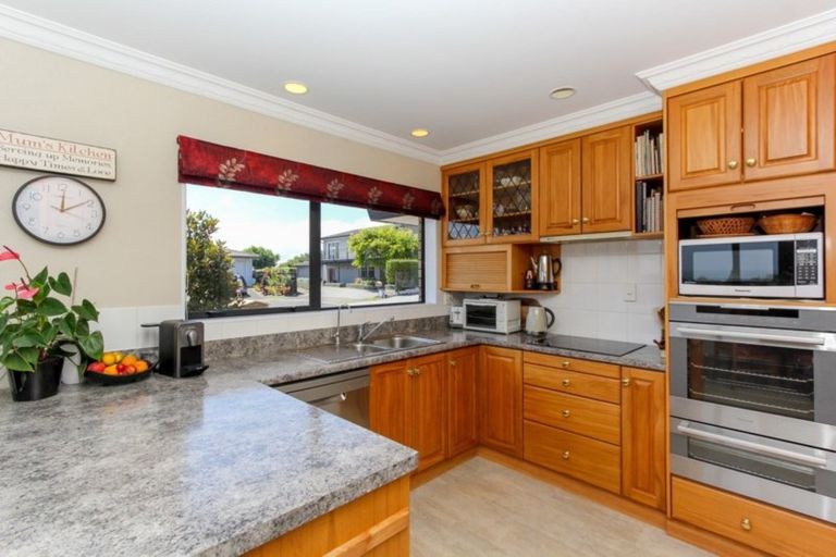 Photo of property in 20 Kellyville Heights, Merrilands, New Plymouth, 4312