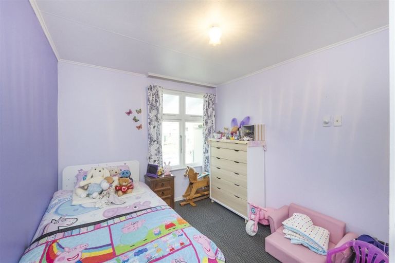 Photo of property in 17 Carthew Street, Feilding, 4702