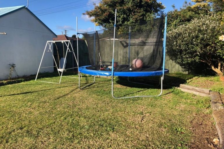 Photo of property in 61 Mako Mako Road, Levin, 5510