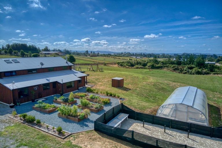 Photo of property in 17 Sarona Park Drive, Omanawa, Tauranga, 3171