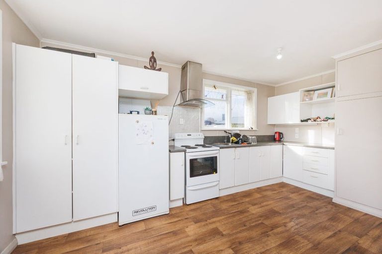 Photo of property in 33 Holland Crescent, Bulls, 4818