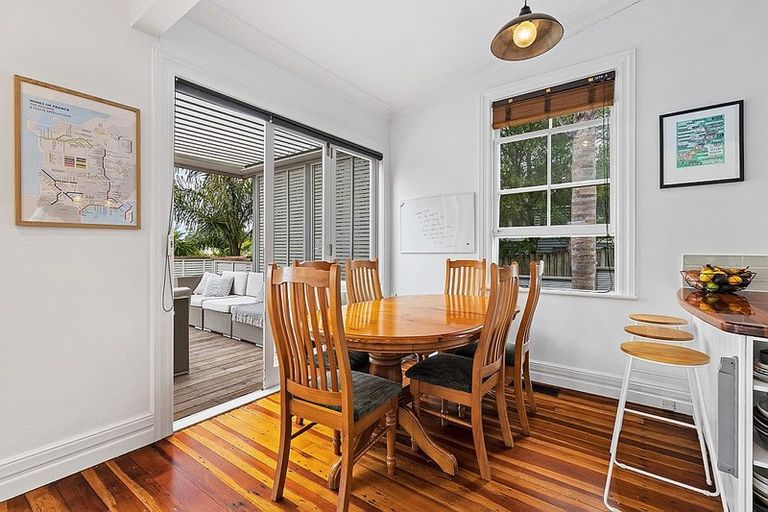 Photo of property in 1/47 Birkdale Road, Birkdale, Auckland, 0626