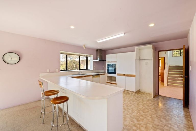 Photo of property in 13 Broadfell Avenue, Avonhead, Christchurch, 8042