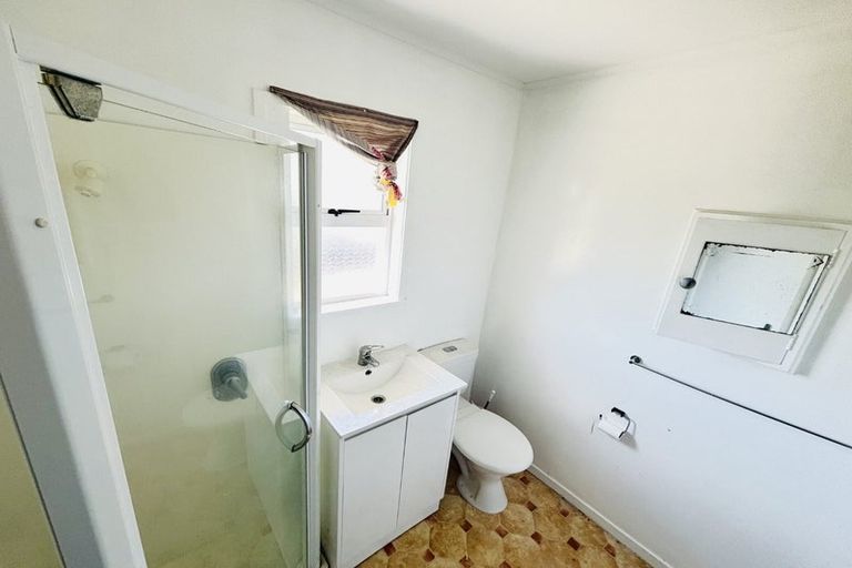 Photo of property in 2/76 Settlement Road, Papakura, 2110