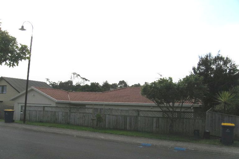 Photo of property in 21 Zefiro Drive, Massey, Auckland, 0614