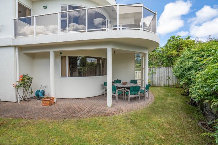 Photo of property in 25 Hawai Street, Two Mile Bay, Taupo, 3330