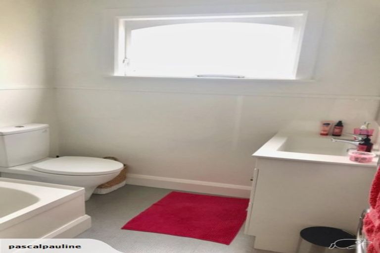 Photo of property in 105b Pahiatua Street, Hokowhitu, Palmerston North, 4410