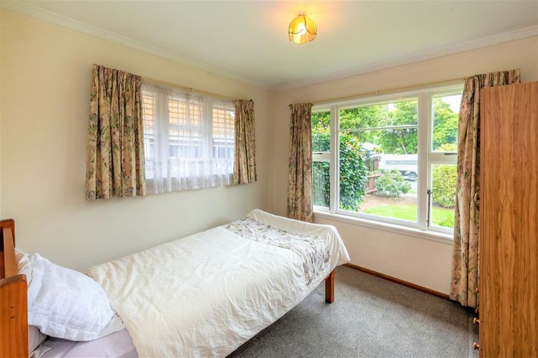 Photo of property in 72 Cutts Road, Russley, Christchurch, 8042