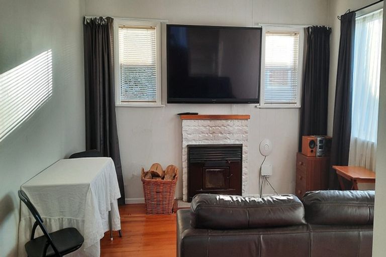 Photo of property in 16 Robinson Street, Foxton, 4814