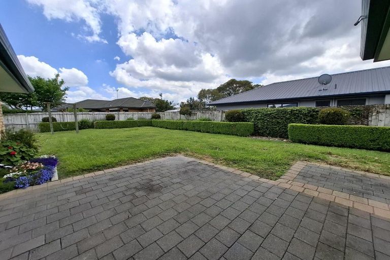 Photo of property in 28 Diomede Glade, Flagstaff, Hamilton, 3210