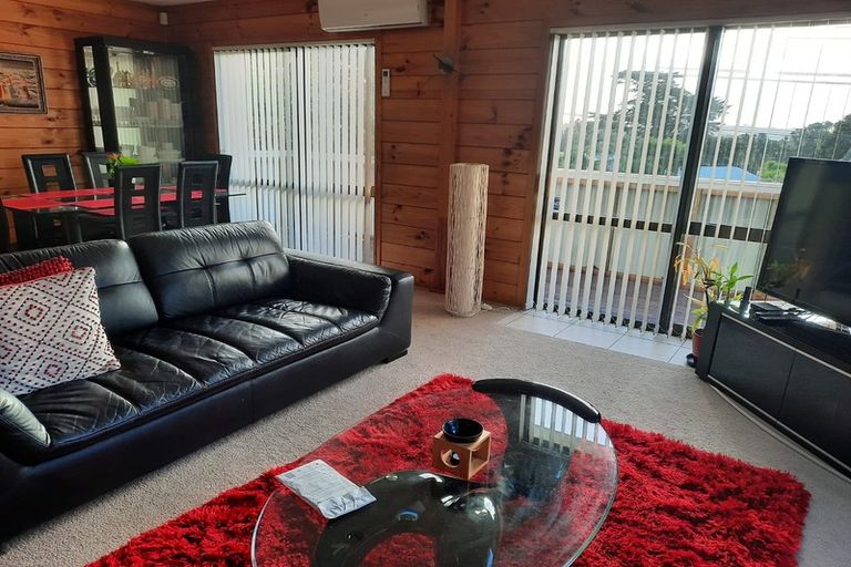 Photo of property in 2/70 Juniper Road, Sunnynook, Auckland, 0632