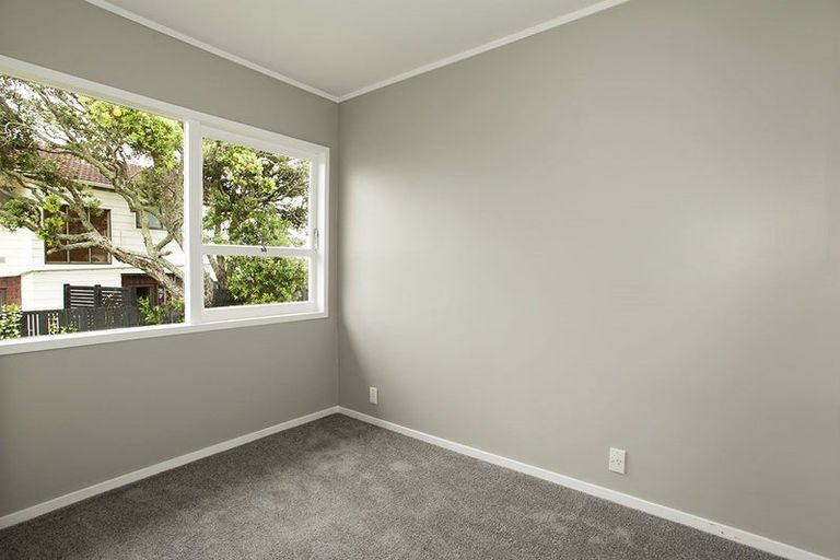 Photo of property in 1/134 Calliope Road, Stanley Point, Auckland, 0624