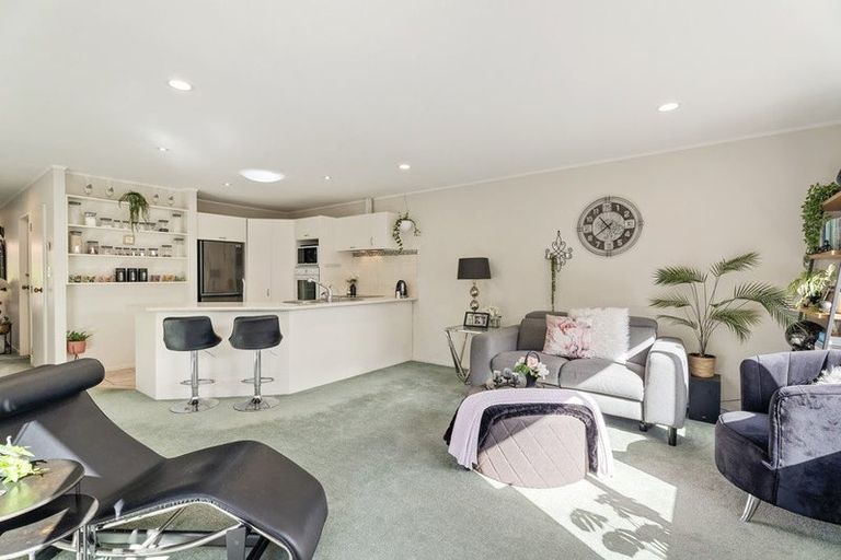Photo of property in 10 Palmgreen Court, Stanmore Bay, Whangaparaoa, 0932
