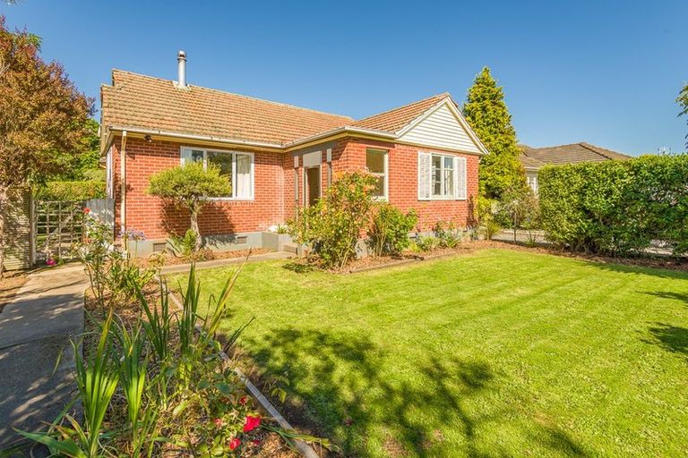 Photo of property in 27 Piko Crescent, Riccarton, Christchurch, 8041