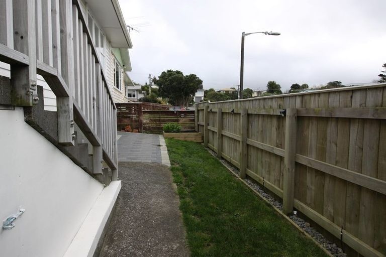 Photo of property in 47 Link Road, Newlands, Wellington, 6037
