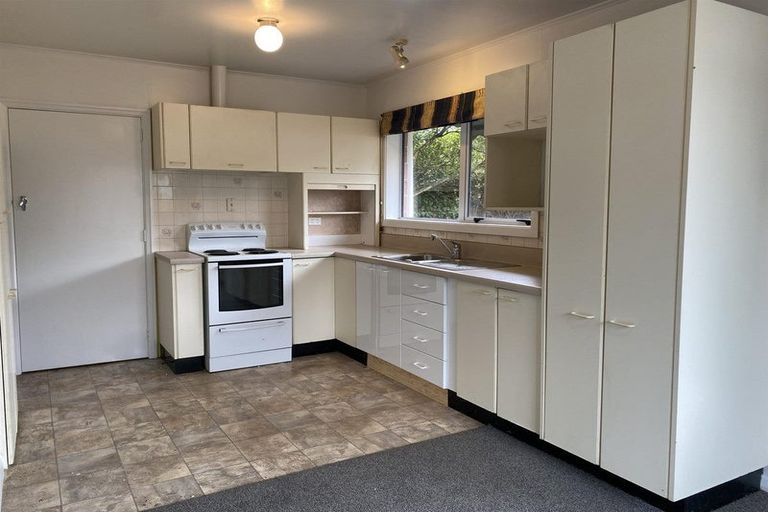 Photo of property in 19 Eglinton Street, Avondale, Christchurch, 8061