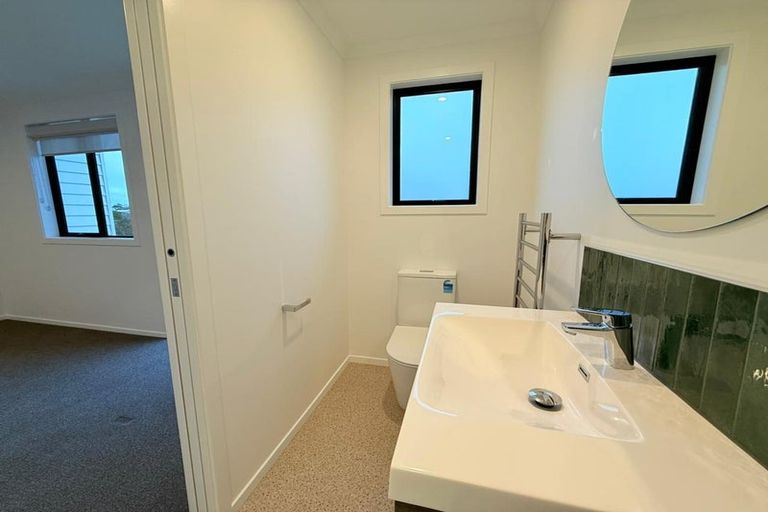 Photo of property in 30c Russell Road, Manurewa, Auckland, 2102