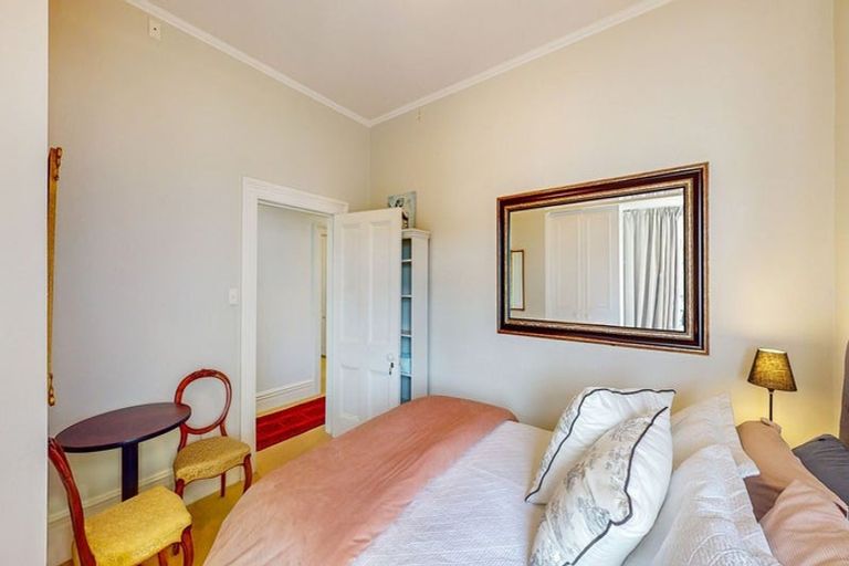 Photo of property in 6 Hawker Street, Mount Victoria, Wellington, 6011
