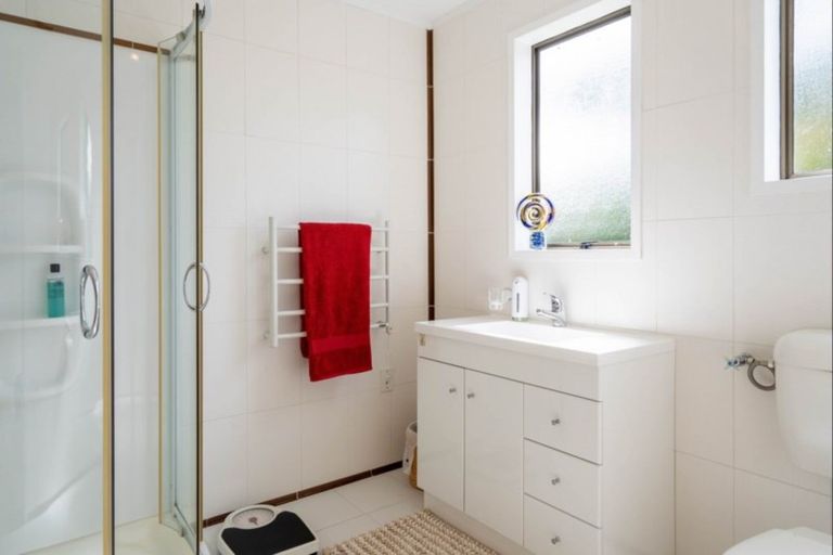 Photo of property in 23 Alexander Street, Waikanae, 5036