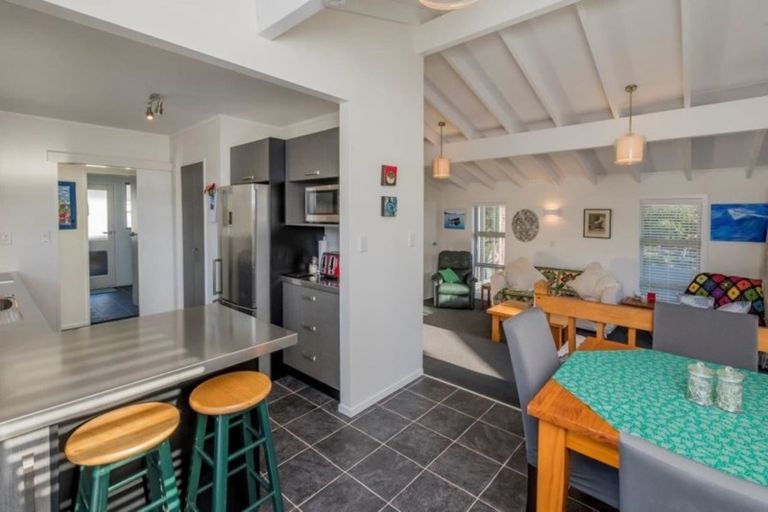 Photo of property in 11 Hastings Street, Waikanae Beach, Waikanae, 5036