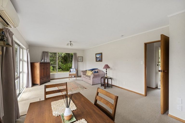 Photo of property in 22 Karu Crescent, Waikanae, 5036