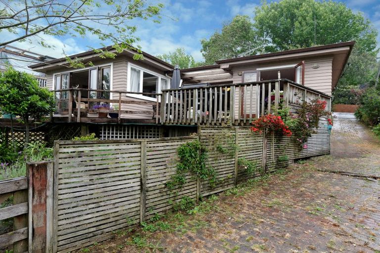 Photo of property in 48 Minnehaha Avenue, Titirangi, Auckland, 0604