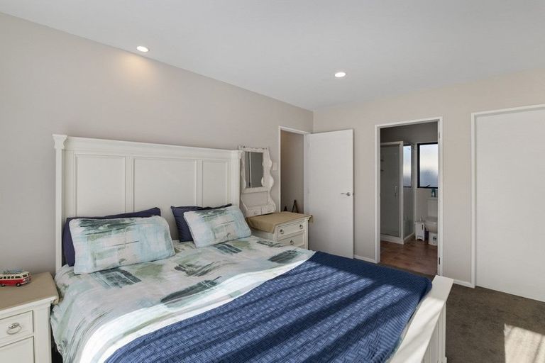 Photo of property in 10 Lorna Irene Drive, Raumati South, Paraparaumu, 5032