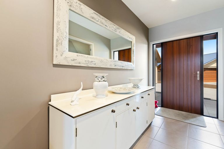 Photo of property in 16 Walnut Grove, Alexandra, 9320