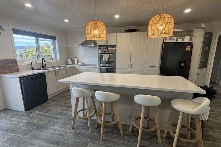 Photo of property in 14 Turakina Street, Merrilands, New Plymouth, 4312