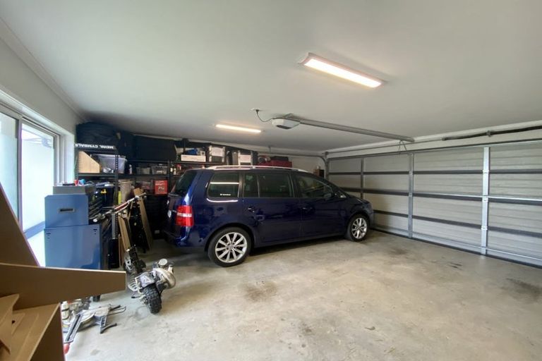 Photo of property in 4 Cory Jane Grove, Riverstone Terraces, Upper Hutt, 5018