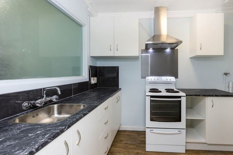 Photo of property in 2/4 Granville Street, Silverstream, Upper Hutt, 5019