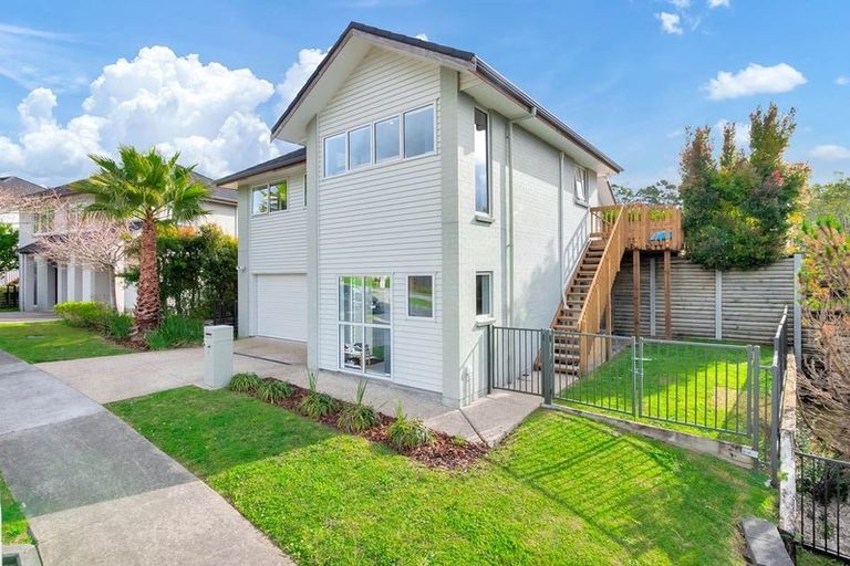 Photo of property in 11 Mural Place, Greenhithe, Auckland, 0632