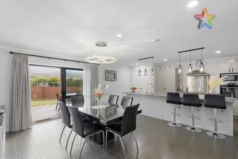 Photo of property in 38 Kirton Drive, Riverstone Terraces, Upper Hutt, 5018