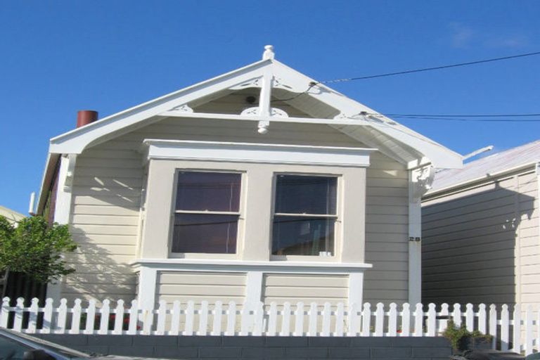 Photo of property in 25 Douglas Street, Mount Cook, Wellington, 6021