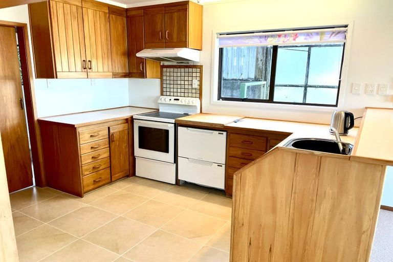 Photo of property in 1/13 Target Road, Totara Vale, Auckland, 0629