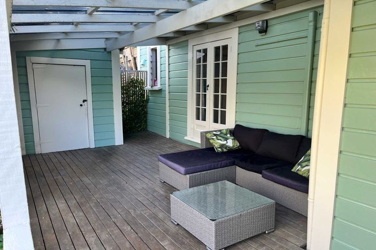 Photo of property in 32 Renwick Place, Nelson South, Nelson, 7010