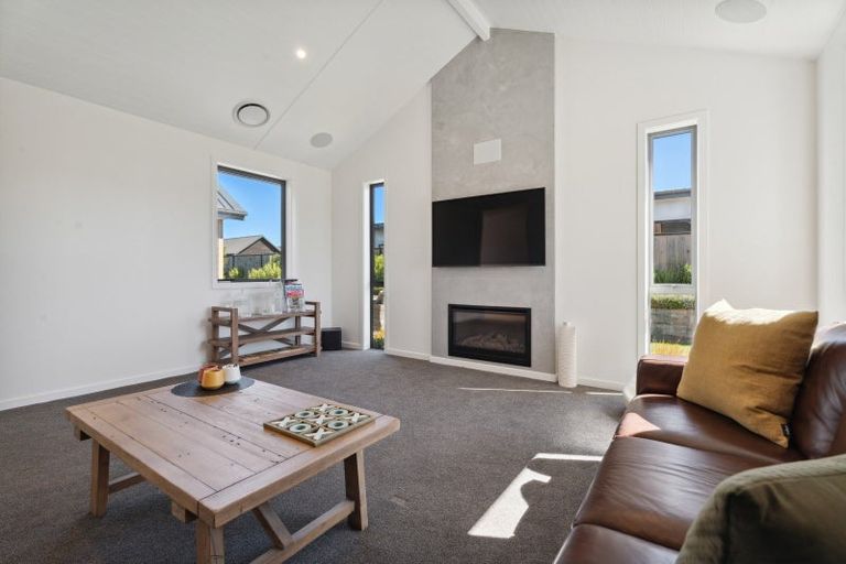 Photo of property in 29 Pounamu Avenue, Albert Town, 9305