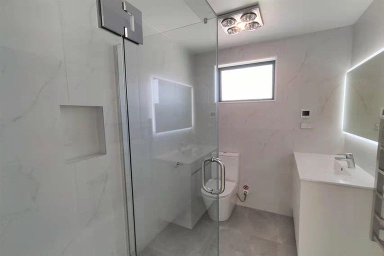 Photo of property in 51c Sunderlands Road, Half Moon Bay, Auckland, 2012