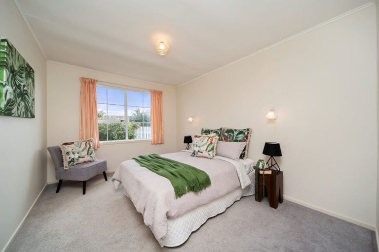 Photo of property in 35 Wesley Avenue, Frankleigh Park, New Plymouth, 4310