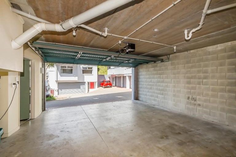 Photo of property in Fernhill Flats, 9/324 The Terrace, Te Aro, Wellington, 6011