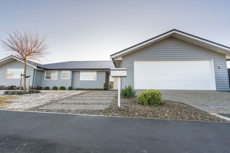 Photo of property in 27 Ben Lomond Drive, Mosgiel, 9024