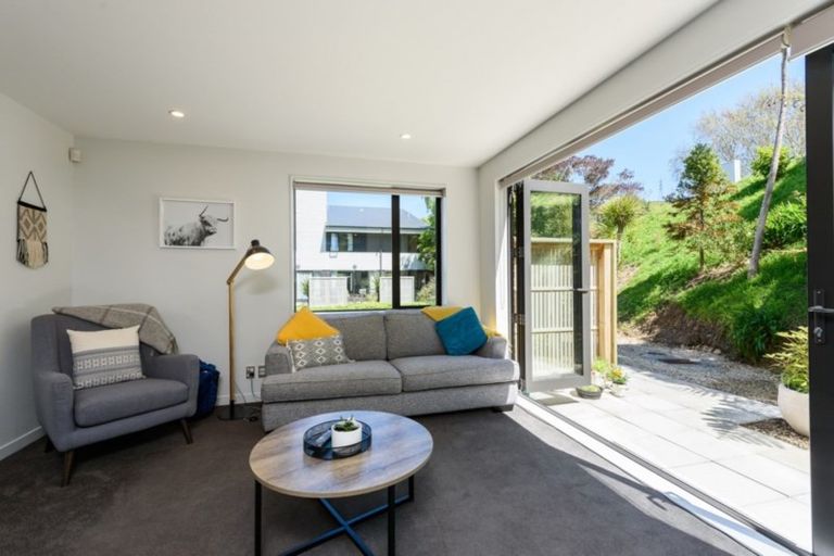 Photo of property in 22/8 Thatcher Crescent, Crofton Downs, Wellington, 6035