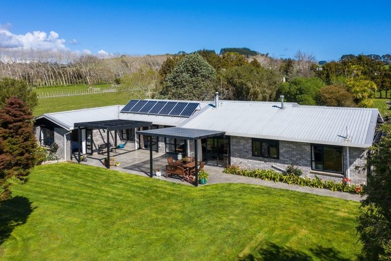 Photo of property in 1343 Kahikatea Flat Road, Kaukapakapa, 0871