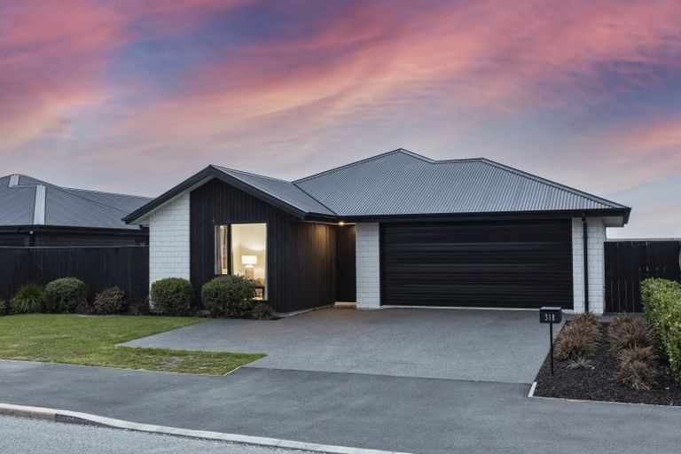 Photo of property in 318 Halswell Junction Road, Halswell, Christchurch, 8025