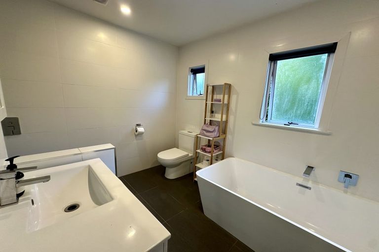 Photo of property in 66 Rimu Street, New Lynn, Auckland, 0600