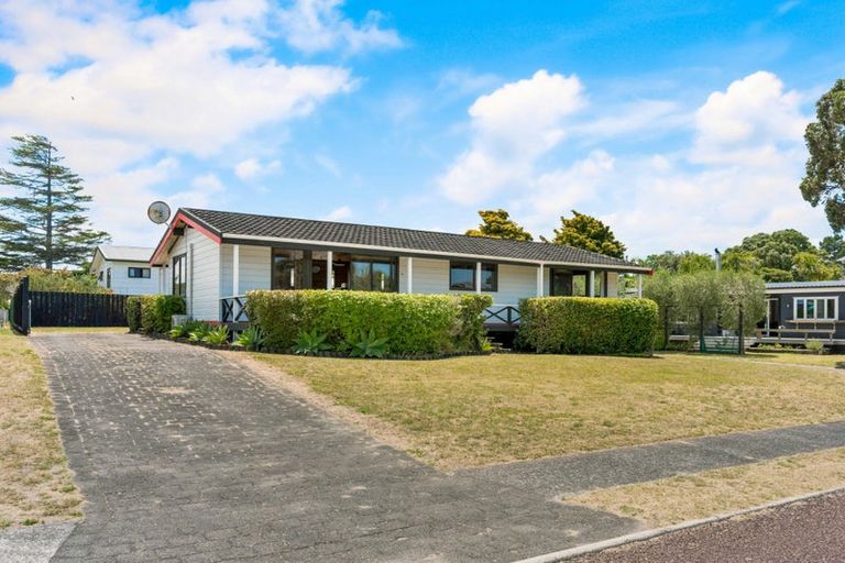 Photo of property in 20 Mccormick Place, Pauanui, Hikuai, 3579