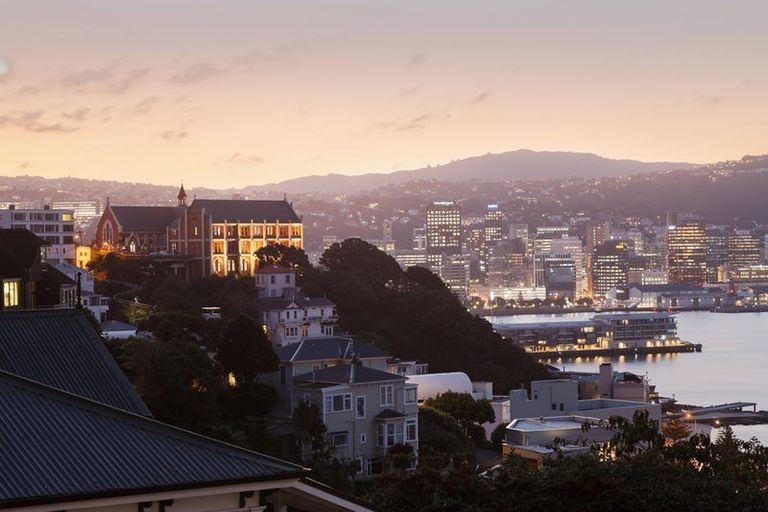 Photo of property in Alto Apartments, 2a/22 Telford Terrace, Oriental Bay, Wellington, 6011